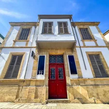 22 Yedia North Turkish Side 酒店 *